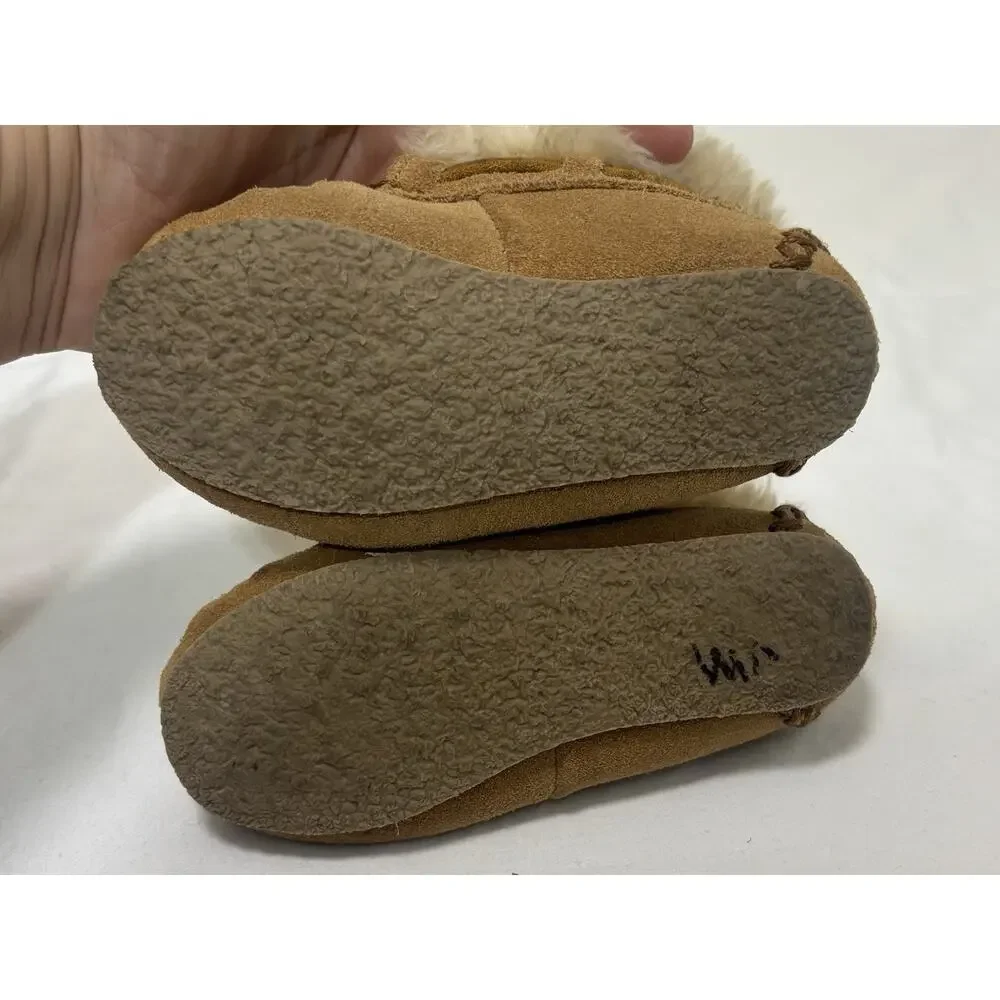 Minnetonka Toddlers Size 7 Charley Tan Brown Leather Moccasin Slippers Comfy